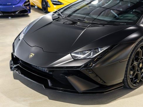 Used 2023 Lamborghini Huracan Tecnica RWD image 13