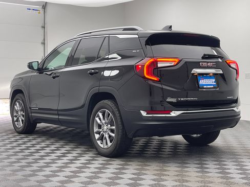 Used 2024 GMC Terrain SLT w/ Infotainment Package II AWD/4WD image 12