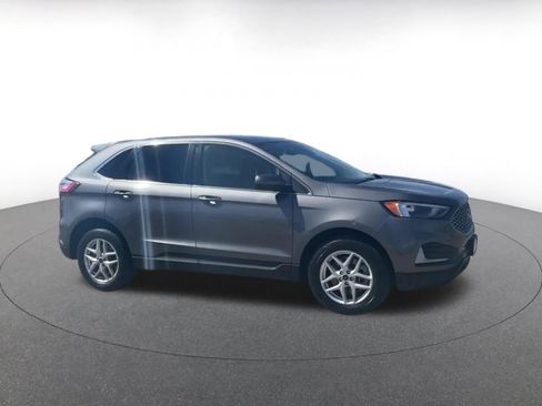 Used 2024 Ford Edge SEL image 2