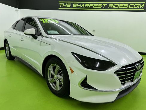 Used 2020 Hyundai Sonata SE FWD image 2