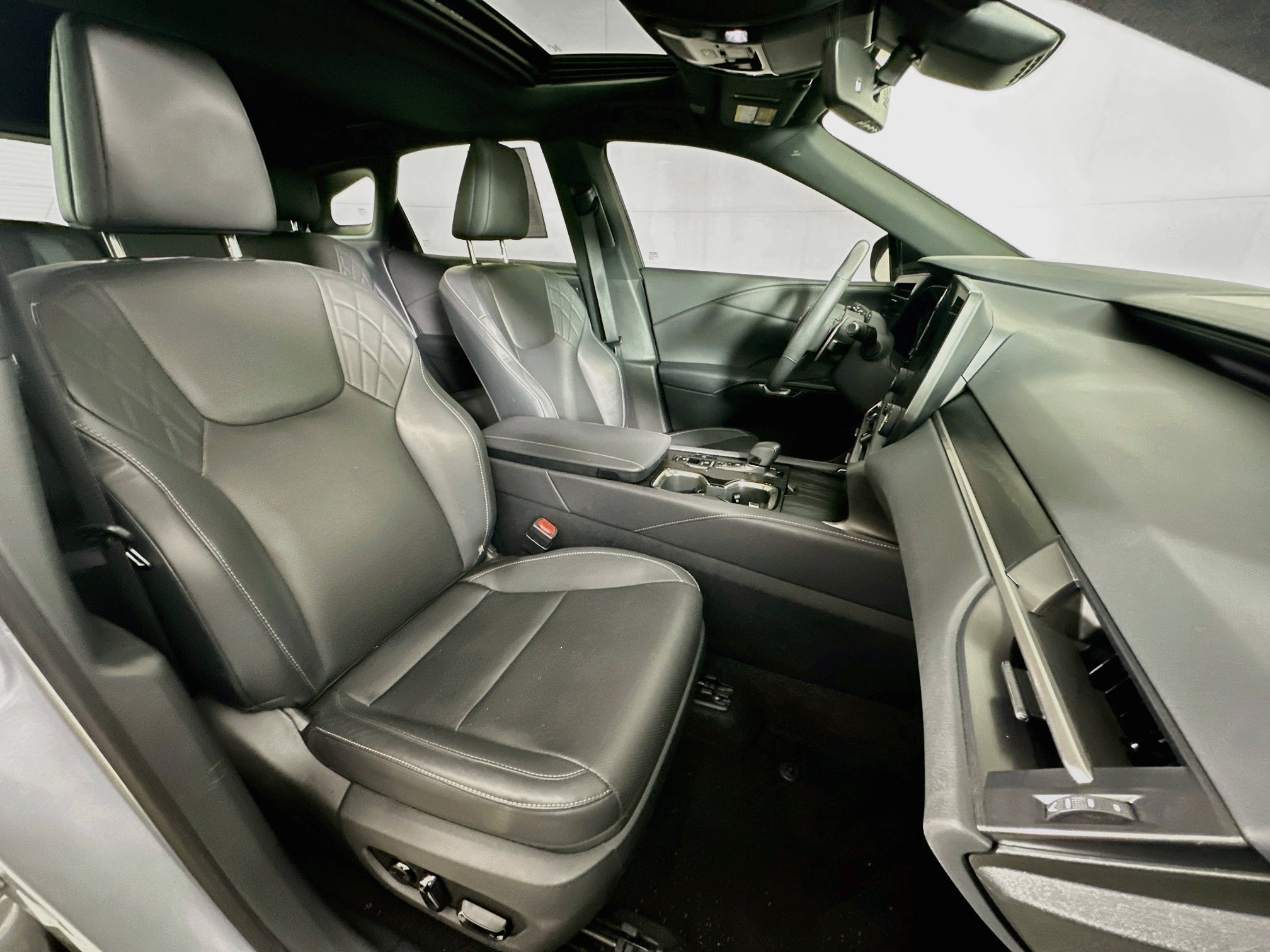 Used 2024 Lexus RX 350 Premium w/ Convenience Package FWD image 31