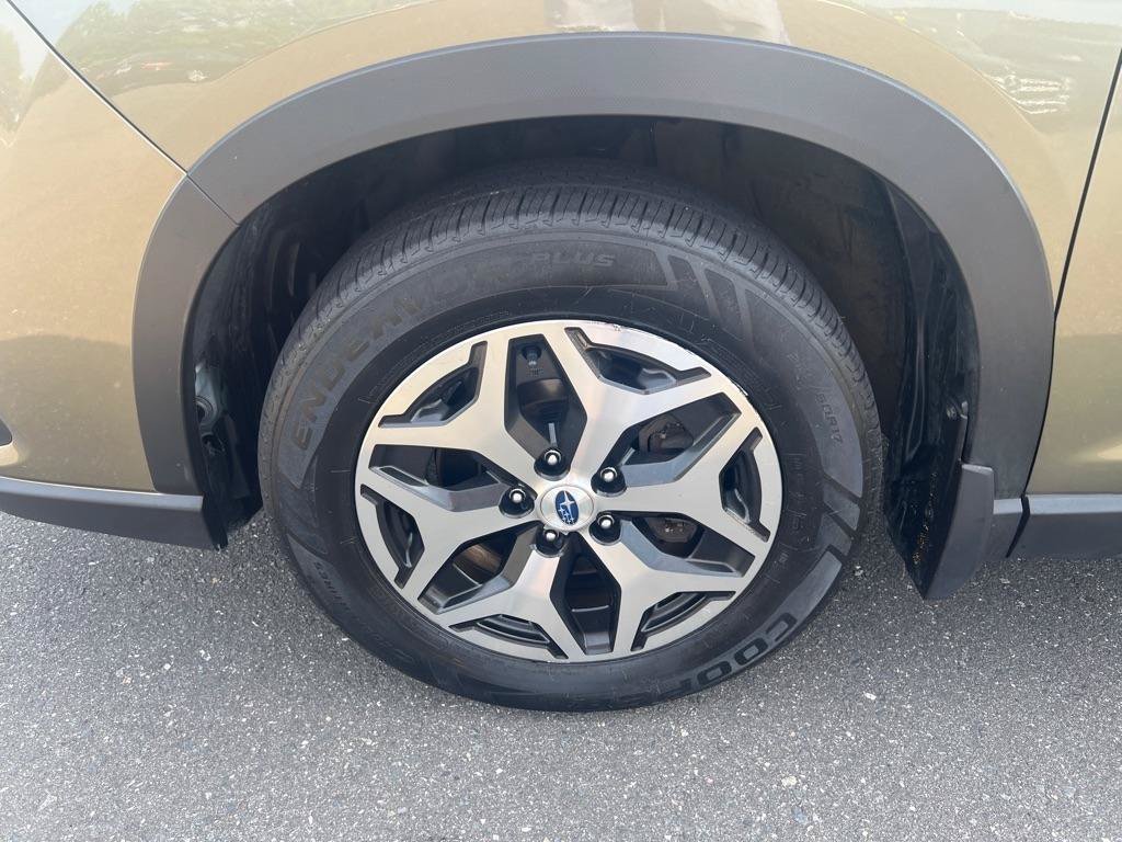 Used 2023 Subaru Forester Premium AWD/4WD image 8