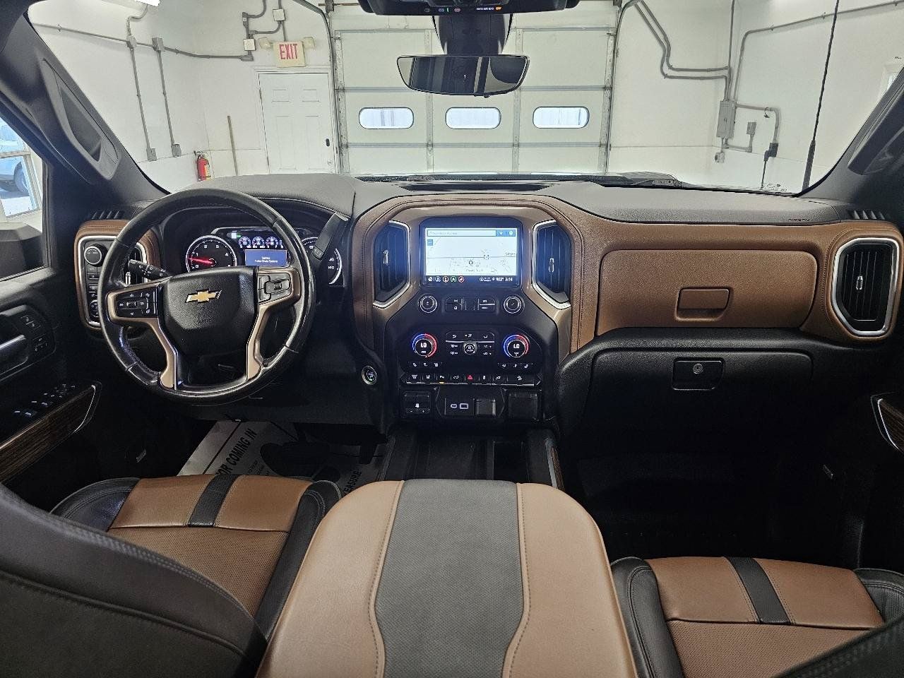 Used 2023 Chevrolet Silverado 3500 High Country w/ Z71 Off-Road Package AWD/4WD image 32