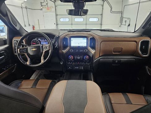 Used 2023 Chevrolet Silverado 3500 High Country w/ Z71 Off-Road Package AWD/4WD image 32