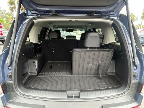 Used 2025 Hyundai Santa Fe SEL FWD image 11