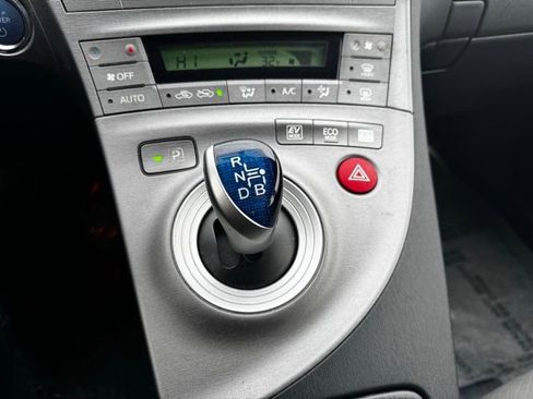 Used 2014 Toyota Prius Three image 10