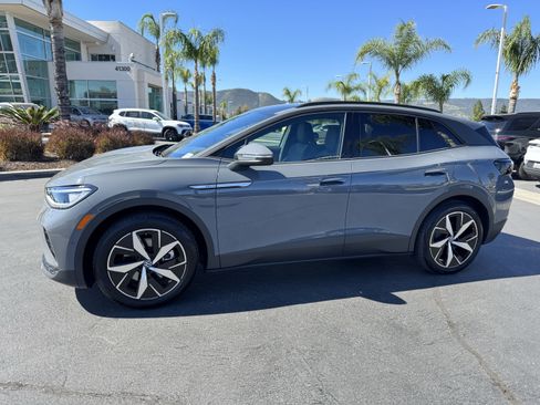 Used 2025 Volkswagen ID.4 Pro S image 7