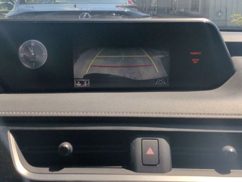 Used 2019 Lexus UX 200 w/ Accessory Package 2 FWD image 18