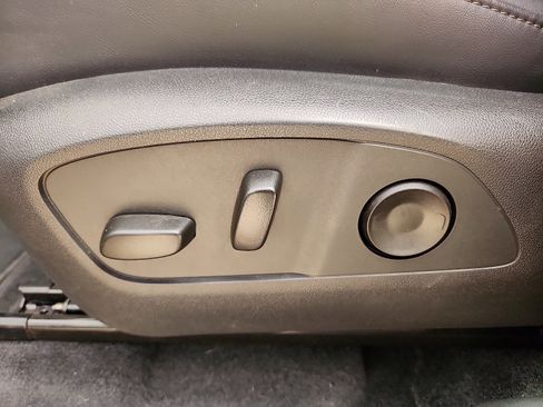 Used 2025 GMC Acadia Elevation w/ Elevation Premium Package image 15