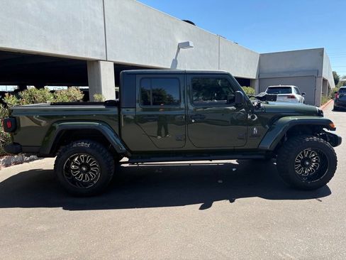 Used 2023 Jeep Gladiator Sport AWD/4WD image 3