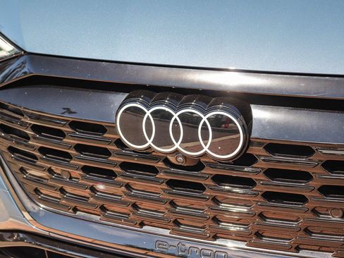 Certified 2024 Audi Q8 e-tron Premium Plus w/ Premium Plus Package AWD/4WD image 13