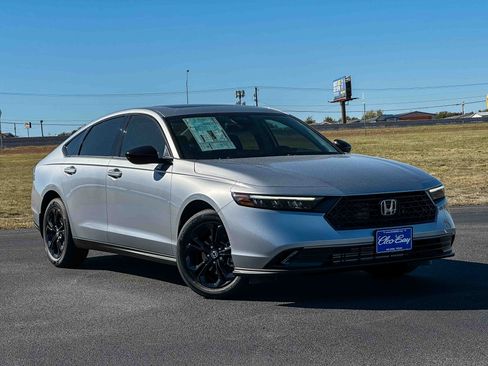 New 2025 Honda Accord SE image 2
