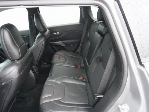 Used 2021 Jeep Cherokee Latitude Lux w/ Sun & Sound Group image 32