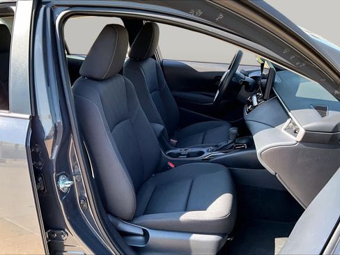 Used 2026 Toyota Corolla LE w/ LE Premium Package FWD image 9