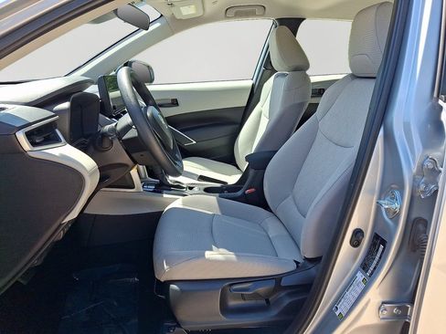 Used 2025 Toyota Corolla Cross L FWD image 13
