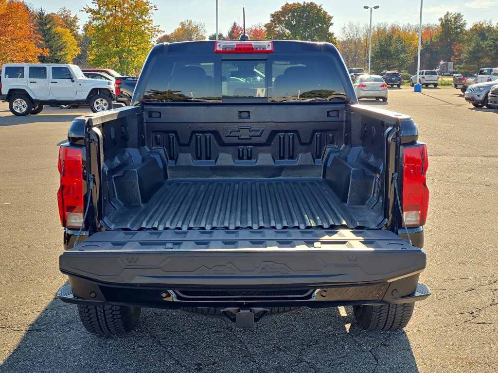 Used 2025 Chevrolet Colorado Trail Boss AWD/4WD image 30
