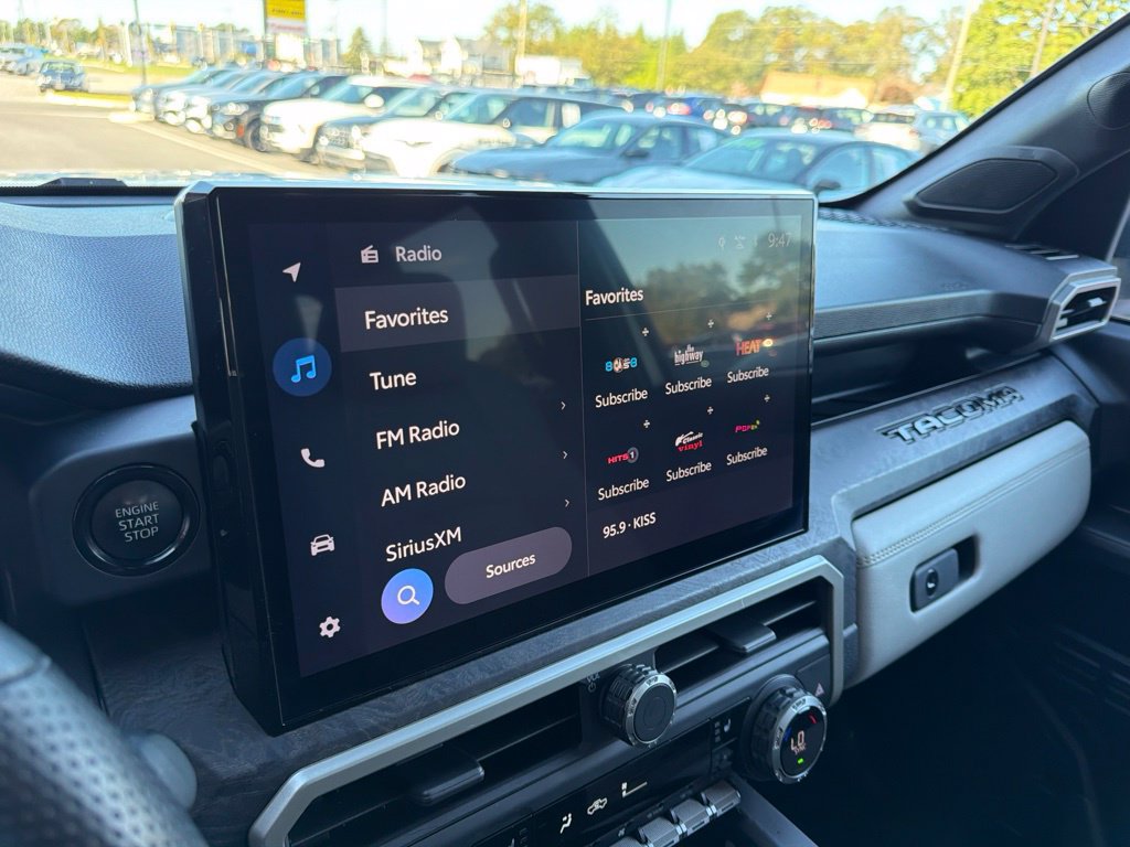 Used 2024 Toyota Tacoma Limited w/ Limited Package (LT) AWD/4WD image 24