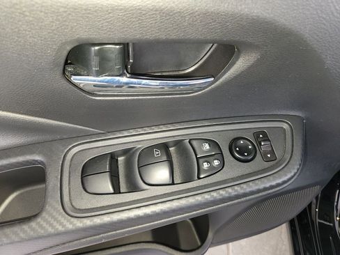 Used 2025 Nissan Versa SV image 28