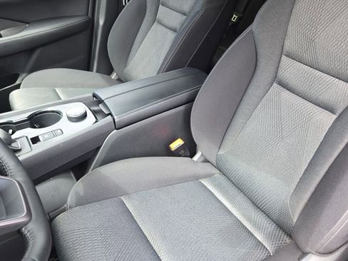 Used 2025 Nissan Rogue SV image 19