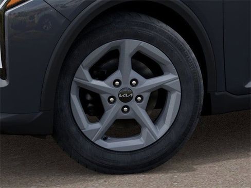 New 2025 Kia K4 LXS image 9
