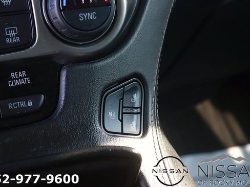 Used 2019 Chevrolet Suburban Premier AWD/4WD image 29