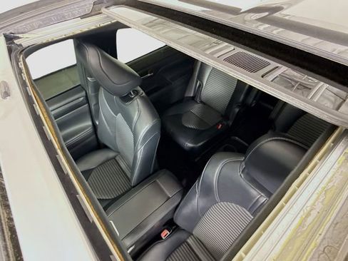 Used 2023 Toyota Highlander XSE FWD image 21
