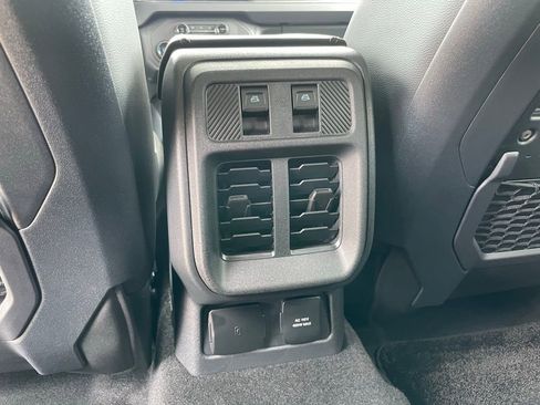 New 2025 Ford Bronco Badlands image 60