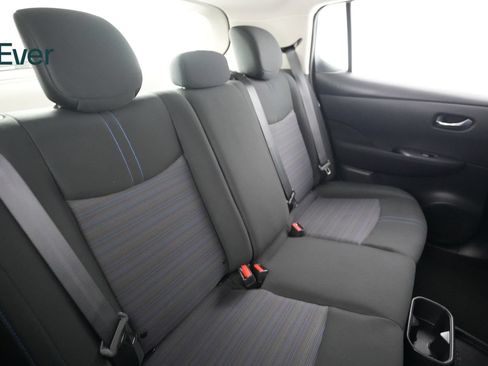 Used 2025 Nissan Leaf S FWD image 5