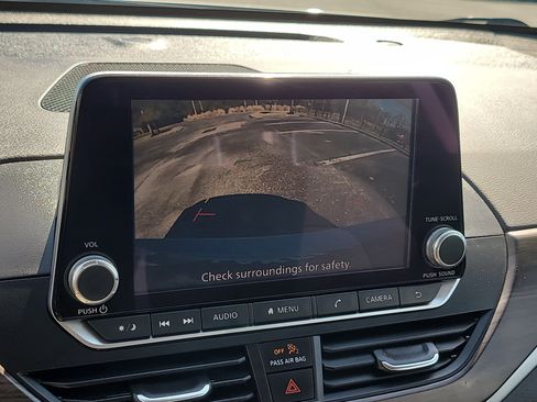 Used 2024 Nissan Altima 2.5 SV image 23