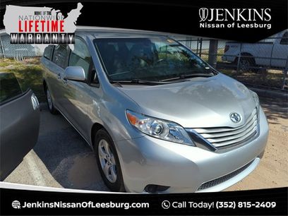 Used 2017 Toyota Sienna LE