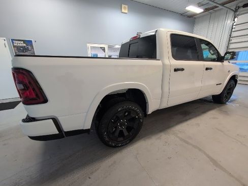 New 2026 RAM 1500 4x4 Crew Cab image 7