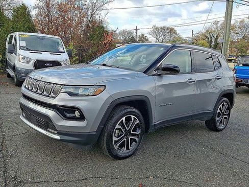 Certified 2022 Jeep Compass Limited w/ Sun and Sound Group AWD/4WD image 8