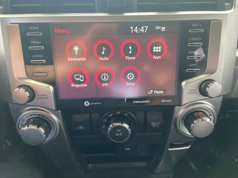 Used 2020 Toyota 4Runner SR5 AWD/4WD image 29