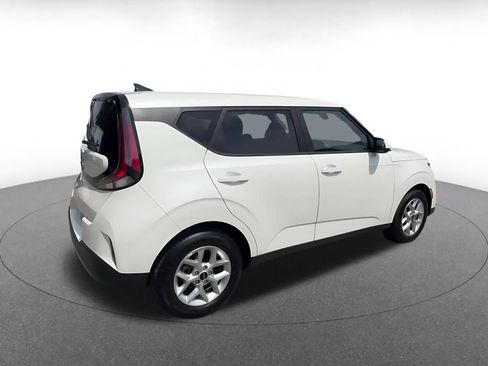Used 2025 Kia Soul LX w/ LX Technology Package FWD image 15