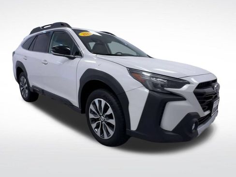 Used 2025 Subaru Outback Limited AWD/4WD image 2