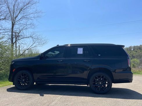 Certified 2024 Cadillac Escalade Sport w/ LPO, ONYX Package AWD/4WD image 6