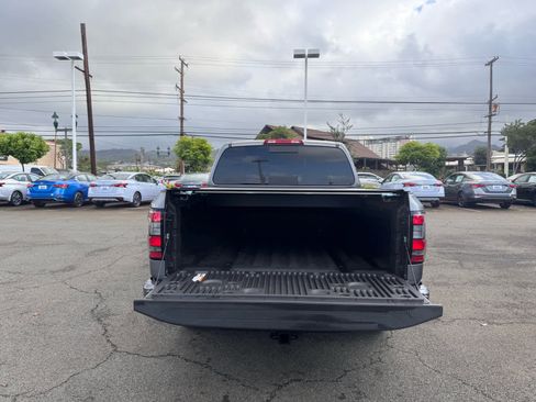 Used 2024 Nissan Frontier SL w/ Technology Package image 12