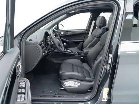 New 2026 Porsche Macan image 17