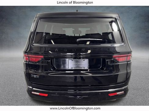Used 2024 Jeep Wagoneer Series II AWD/4WD image 5