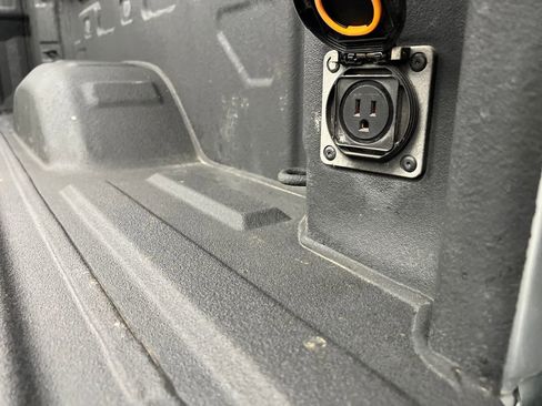 Used 2024 Chevrolet Silverado 2500 LT image 31