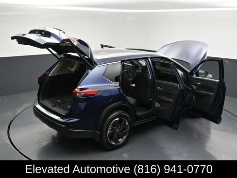 Used 2024 Nissan Rogue SV w/ SV Premium Package AWD/4WD image 32