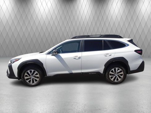 Used 2024 Subaru Outback AWD/4WD image 2