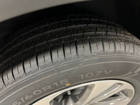 Certified 2023 Buick Envision Essence image 11