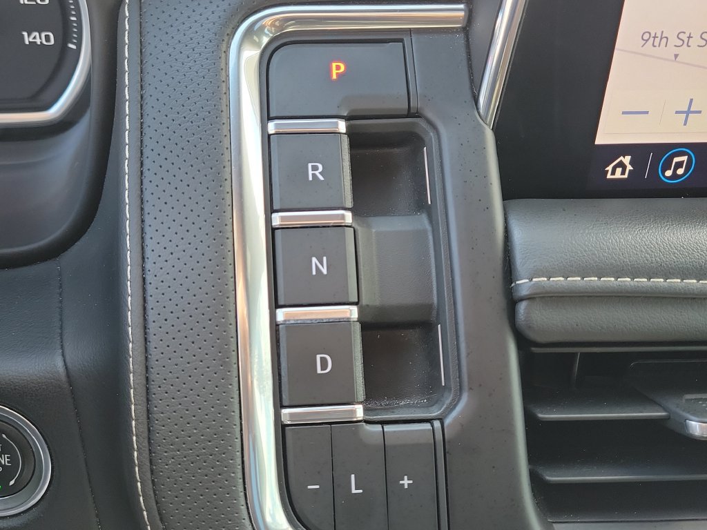 Used 2021 Chevrolet Tahoe Premier AWD/4WD image 18
