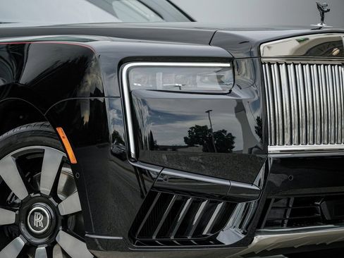 New 2026 Rolls-Royce Cullinan AWD/4WD image 3