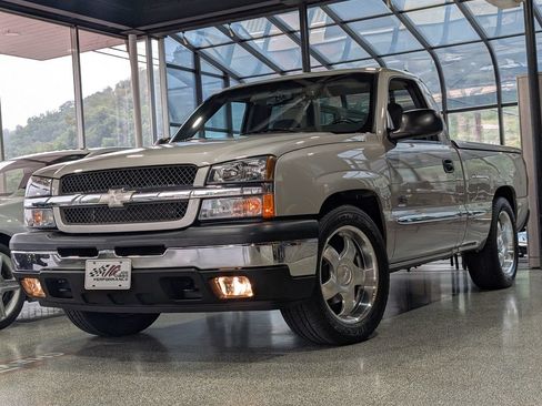 Used 2005 Chevrolet Silverado 1500 LS w/ Light Duty Power Package RWD image 1