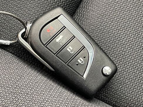 Used 2025 Toyota Corolla LE image 21