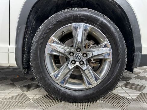 Used 2018 Toyota Highlander Limited Platinum image 9