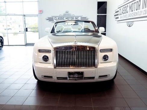 Used 2011 Rolls-Royce Phantom Drophead Coupe image 2
