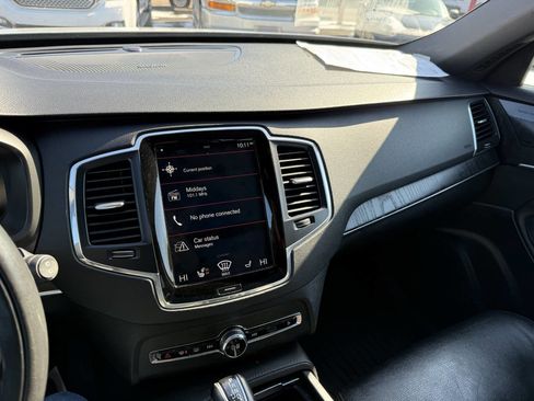Used 2020 Volvo XC90 T5 Momentum w/ Protection Package image 14